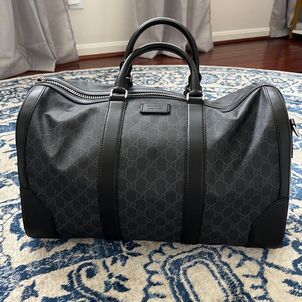 Brand new Gucci GG Supreme Canvas duffle bag medium size